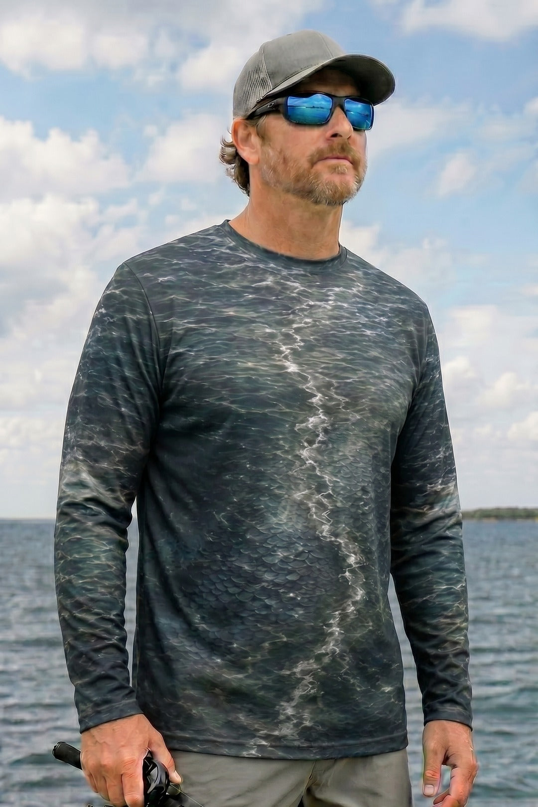 Performance Fishing Long Sleeve -  Silver Pass Roll - AOF30 lifestyle opposite side