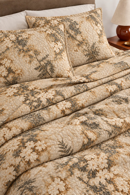 Wild Dogwood Camo Quilt Set