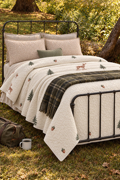 Snowy Pine Whitetail Quilt Set