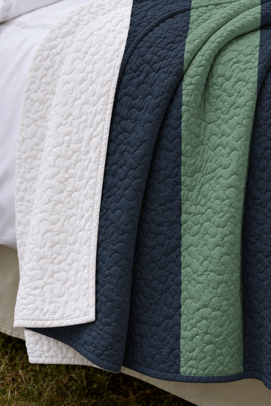 Charcoal Ridge Walk Whitetail Quilt Set