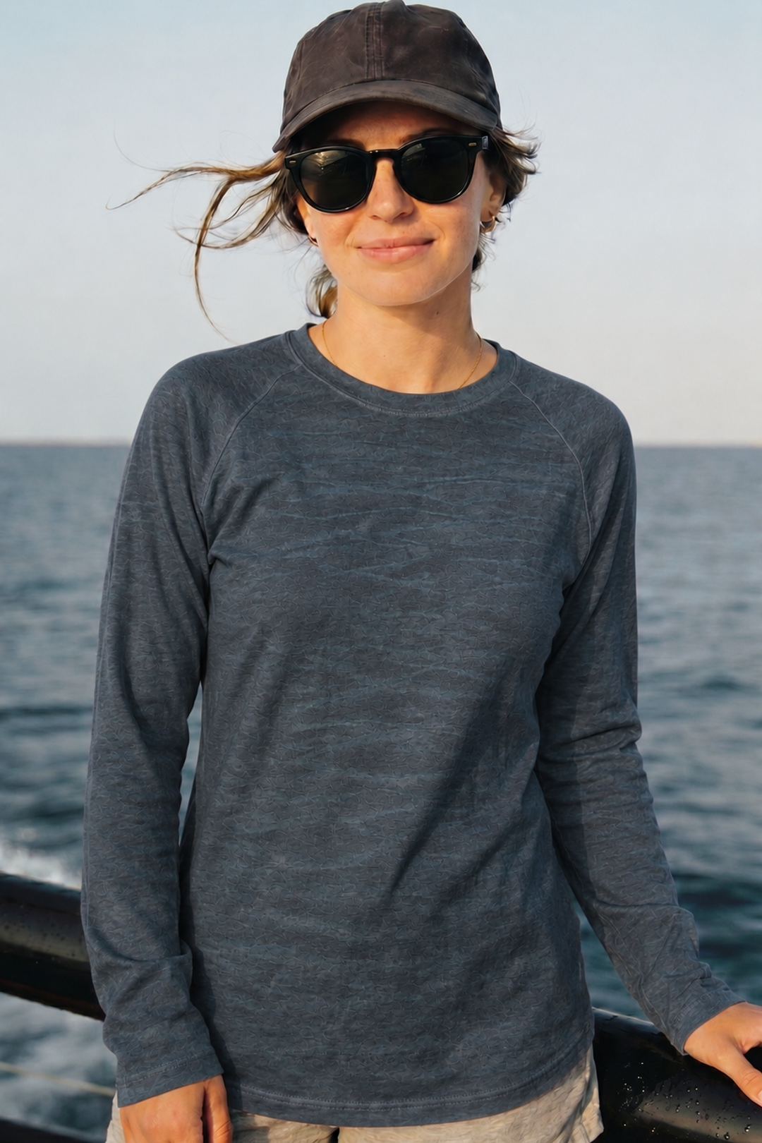 Women’s Fishing Long Sleeve - xxx - AOW03 lifestyle opposite side
